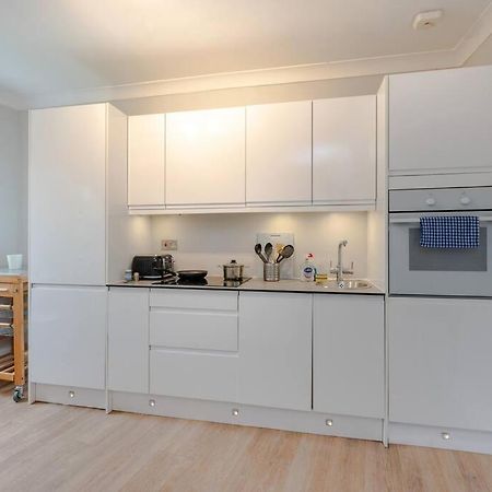 Cosy 2 Bed In Kensington Olympia Lägenhet London Exteriör bild