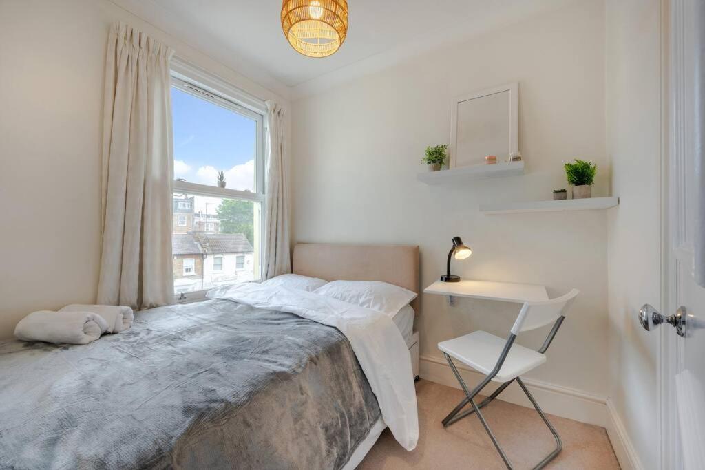 Cosy 2 Bed In Kensington Olympia Lägenhet London Exteriör bild