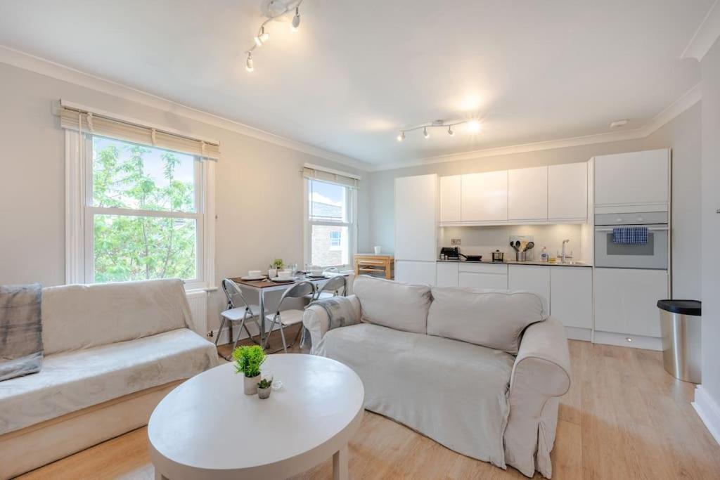 Cosy 2 Bed In Kensington Olympia Lägenhet London Exteriör bild