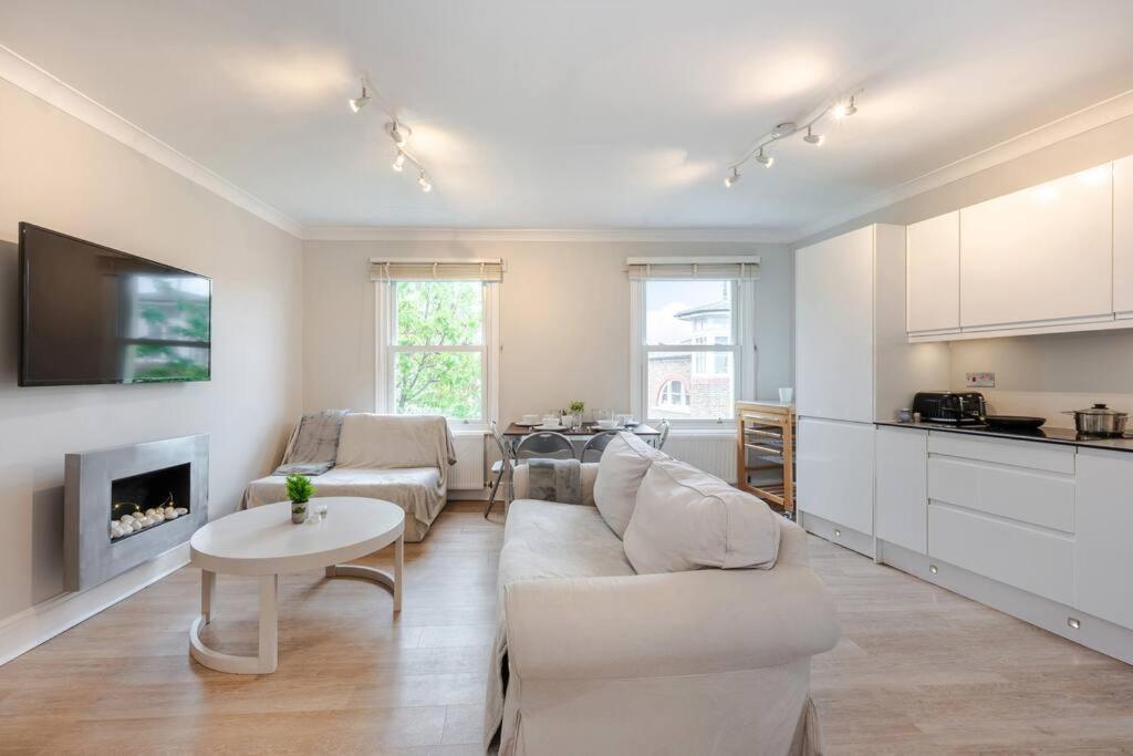 Cosy 2 Bed In Kensington Olympia Lägenhet London Exteriör bild